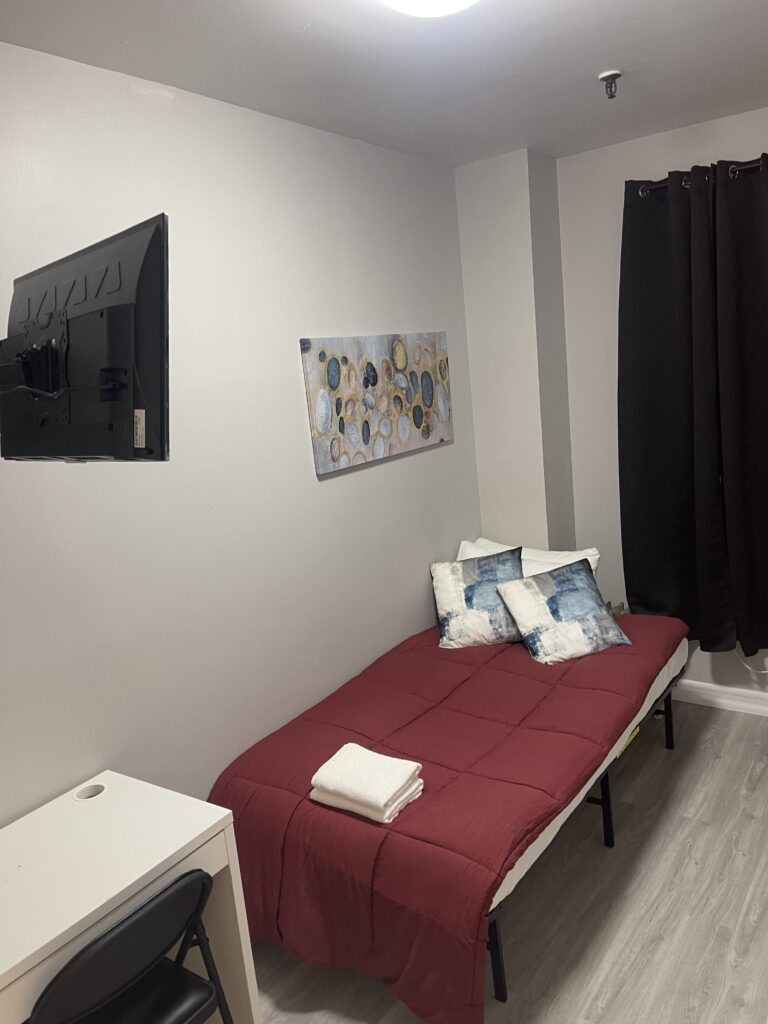 Small room w/ shared bathroom - West 94th Street - NYC Student Housing