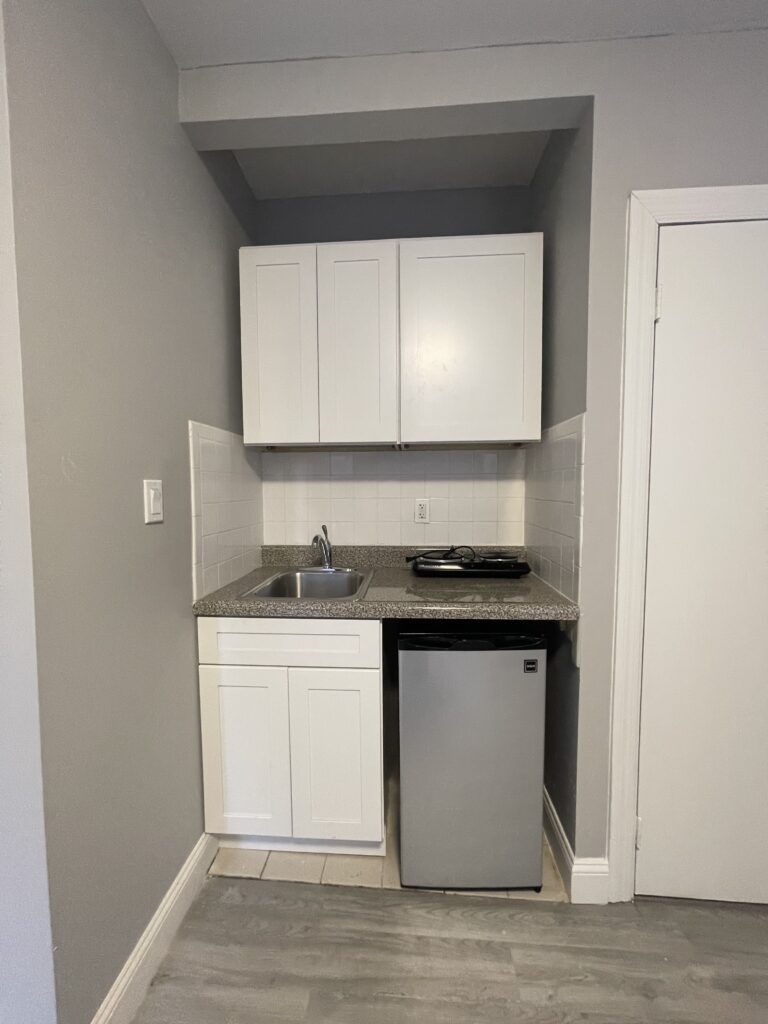 Deluxe room w/ en-suite  private bathroom - West 94th Street - NYC Student Housing