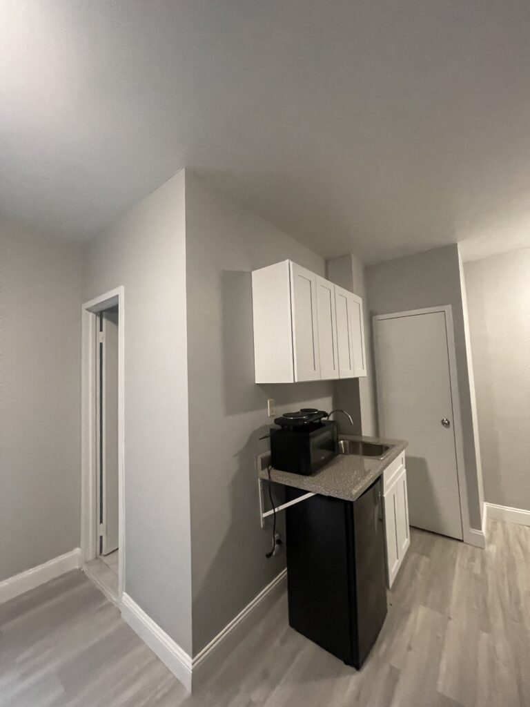 Deluxe room w/ en-suite  private bathroom - West 94th Street - NYC Student Housing