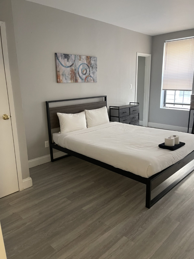 Furnished student housing NYC apartment on West 94th Street on the Upper West Side in Manhattan